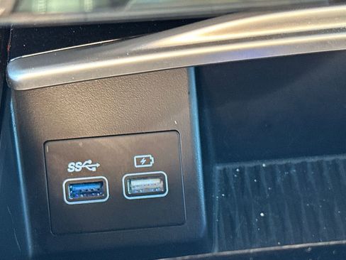 Used 2024 Genesis G80 2.5T image 34