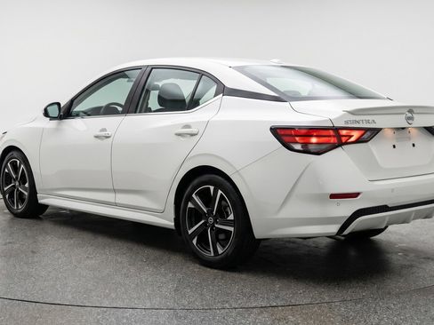 Used 2025 Nissan Sentra SV image 6