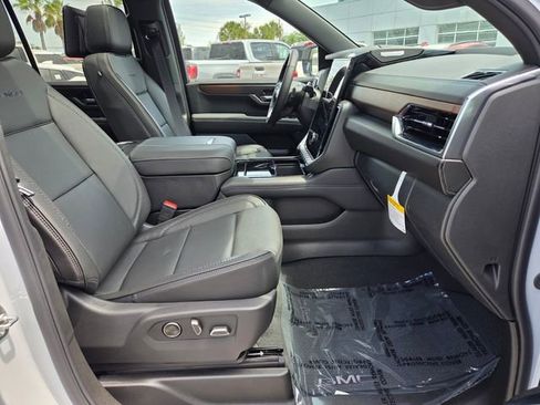 New 2026 GMC Yukon Denali w/ Denali Reserve Package AWD/4WD image 17