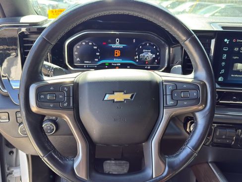 Used 2023 Chevrolet Silverado 1500 High Country w/ Technology Package image 12