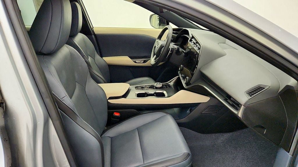 Used 2023 Lexus RZ 450e Premium w/ Technology Package AWD/4WD image 21