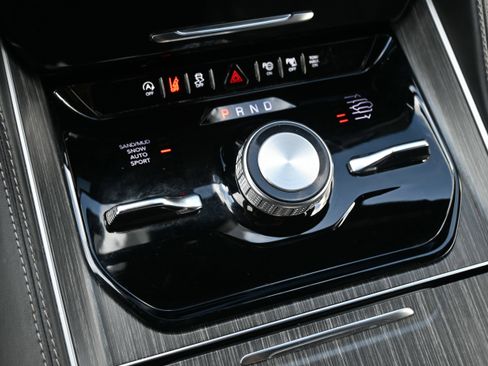 Used 2024 Jeep Wagoneer Series II w/ Convenience Group I image 29