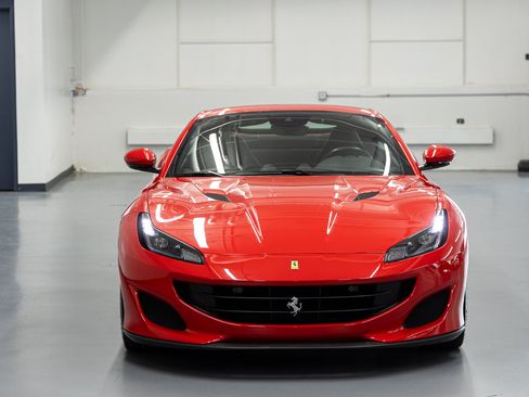 Used 2020 Ferrari Portofino RWD image 14
