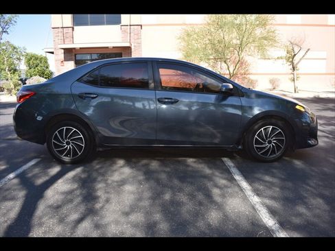 Used 2017 Toyota Corolla LE w/ Carpet Mat Package (TMS) FWD image 1