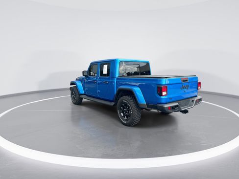 Used 2025 Jeep Gladiator Sport AWD/4WD image 7