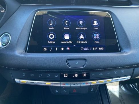 Used 2022 Cadillac XT4 Luxury w/ Cold Weather Package AWD/4WD image 14