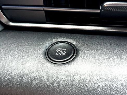 Used 2025 Hyundai Elantra Sport FWD image 20