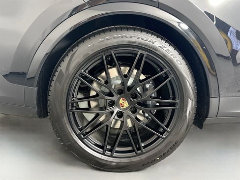 New 2026 Porsche Cayenne E-Hybrid Coupe image 13