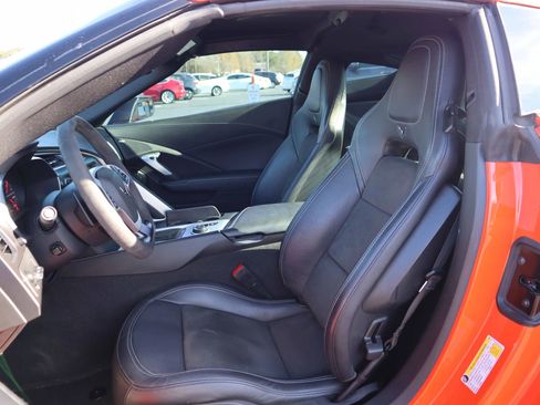 Used 2019 Chevrolet Corvette Stingray Coupe image 2