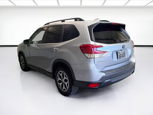 Used 2023 Subaru Forester Premium AWD/4WD image 6