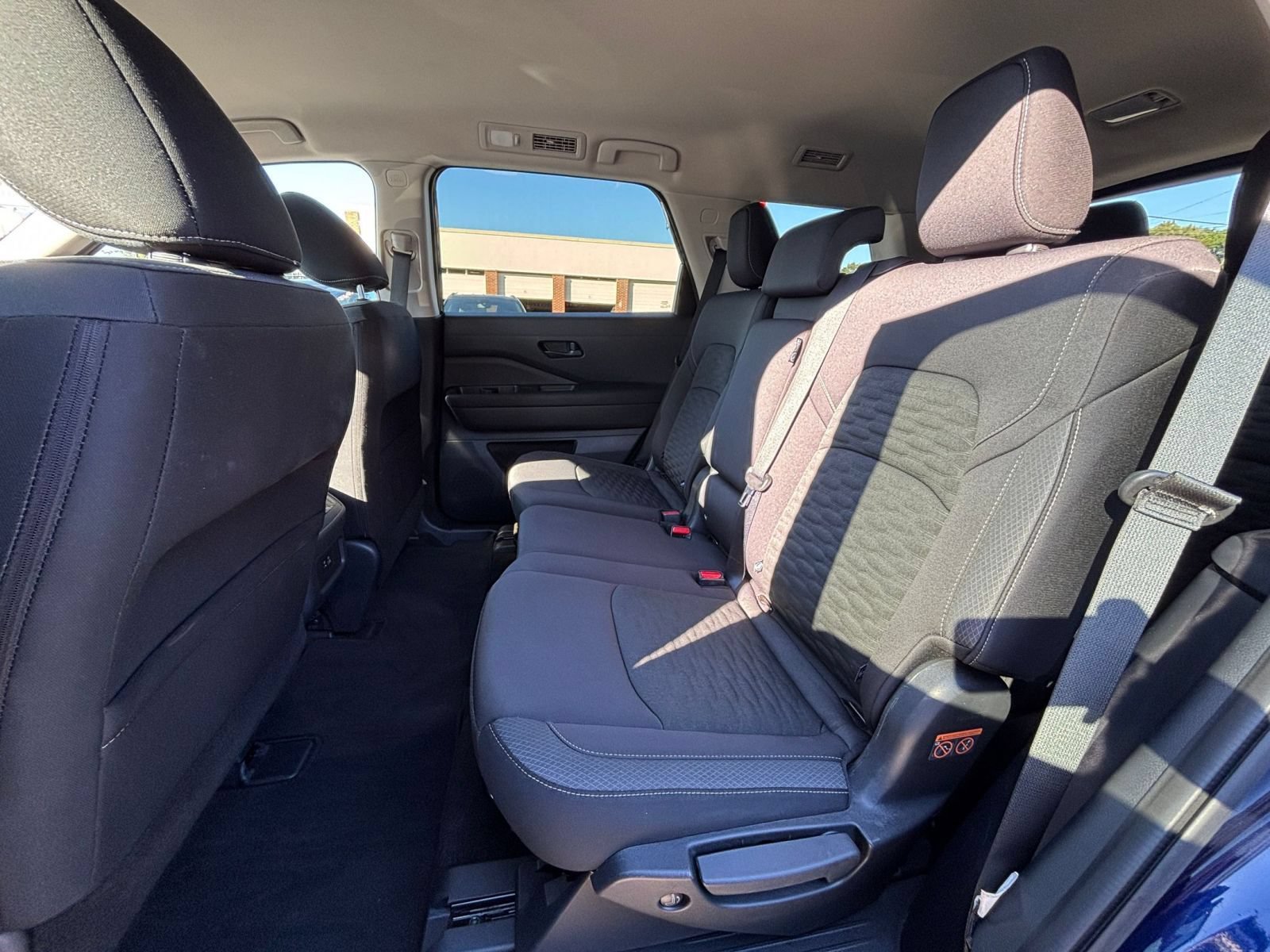 Used 2025 Nissan Pathfinder SV AWD/4WD image 27