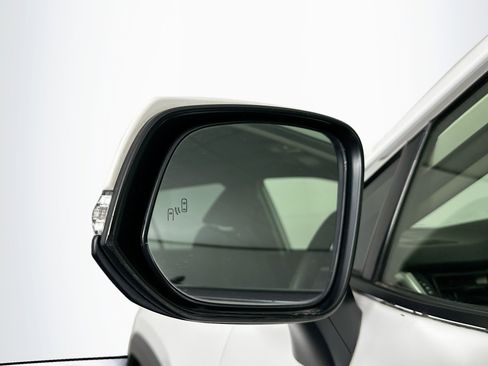 Used 2019 Toyota RAV4 XLE FWD image 16