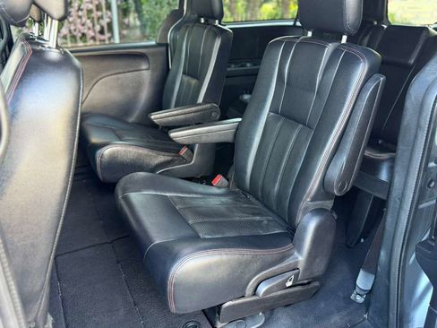 Used 2016 Dodge Grand Caravan R/T image 24