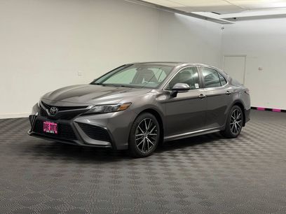 Used 2021 Toyota Camry SE w/ Cold Weather Package