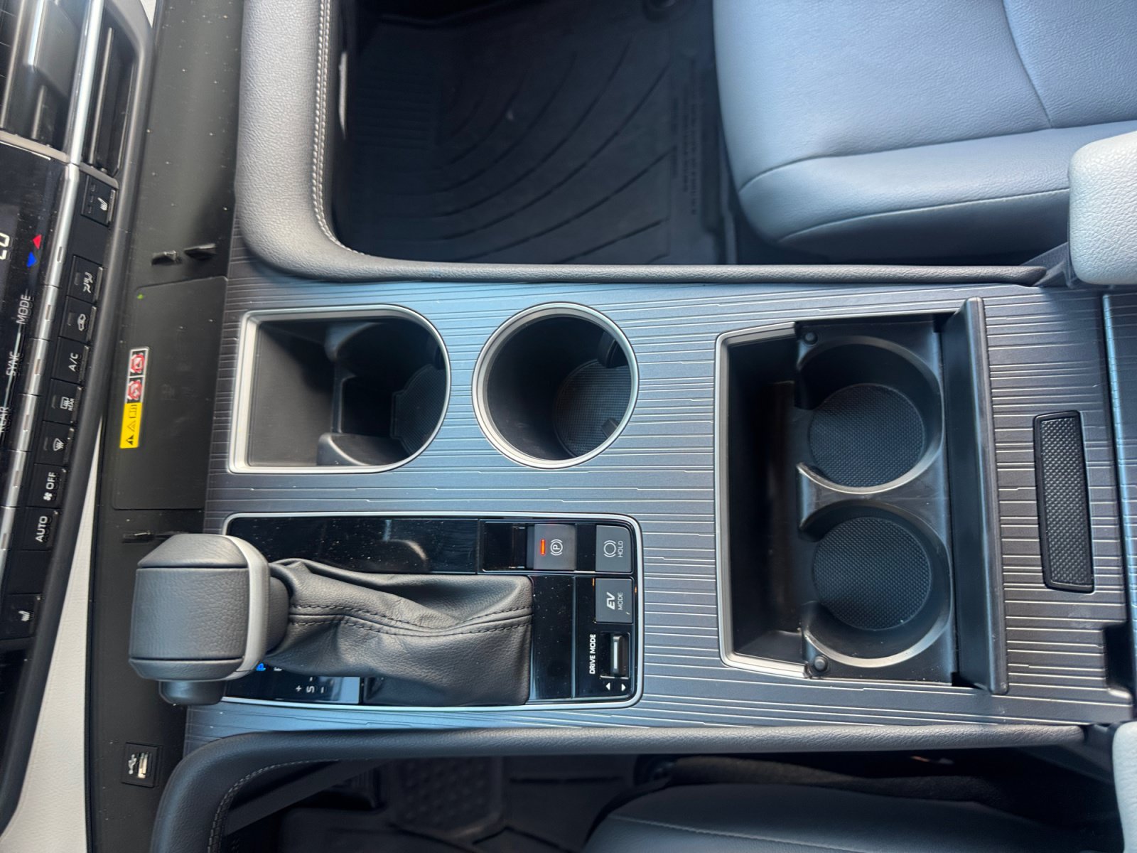 Certified 2026 Toyota Sienna XLE FWD image 15