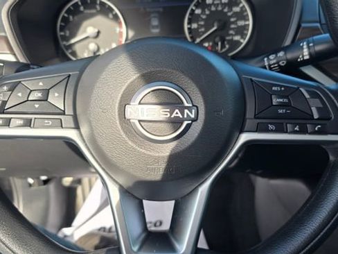 Used 2024 Nissan Altima 2.5 SV image 18