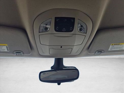Used 2023 Chrysler Pacifica Touring-L FWD image 22