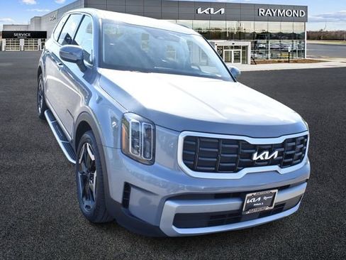 Used 2023 Kia Telluride S w/ S Sunroof Package image 9