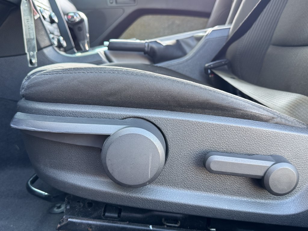 Used 2012 Ford Mustang Convertible RWD image 18
