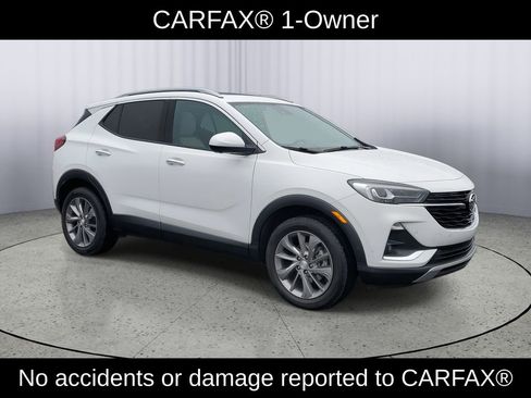 Used 2022 Buick Encore GX Essence w/ Advanced Technology Package image 2