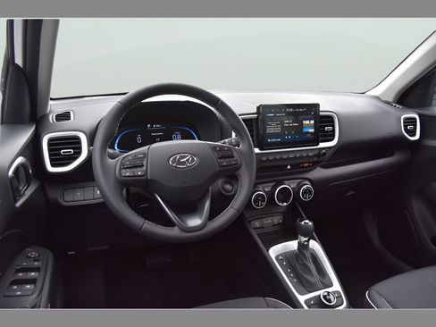Used 2025 Hyundai Venue Limited FWD image 12