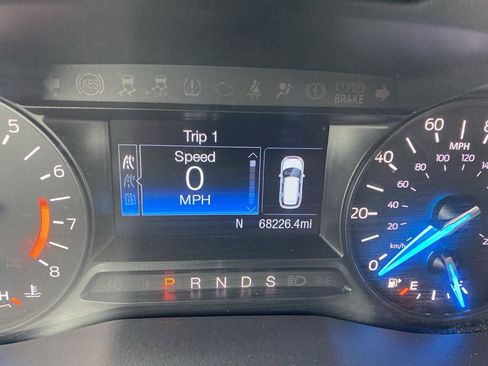 Used 2019 Ford Explorer XLT image 19