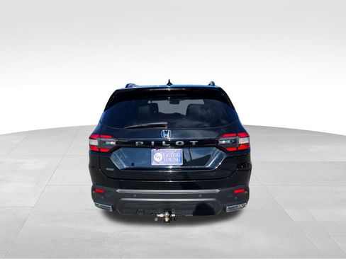 Used 2023 Honda Pilot Elite image 7