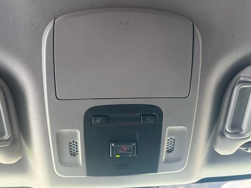 Used 2024 Toyota Camry SE image 15