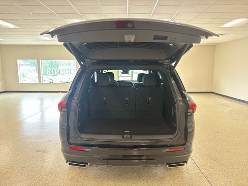 Used 2025 Buick Enclave Sport Touring w/ Power Package image 16
