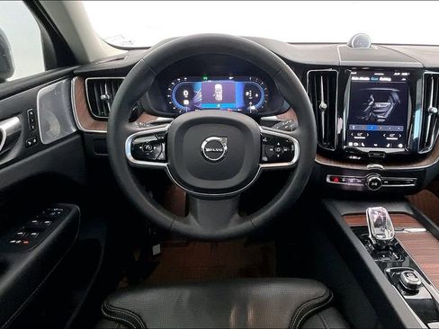 Used 2023 Volvo XC60 B5 Ultimate w/ Climate Package image 8