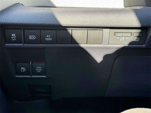 Certified 2022 Toyota Sienna XSE image 19