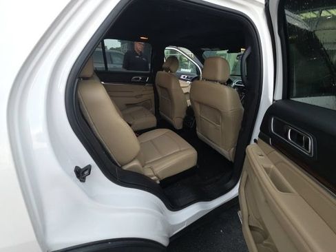 Used 2017 Ford Explorer Limited FWD image 9