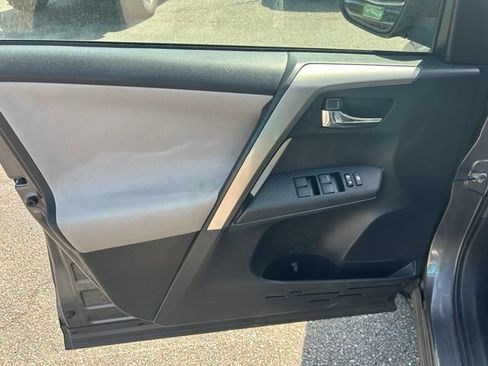 Used 2015 Toyota RAV4 XLE AWD/4WD image 13
