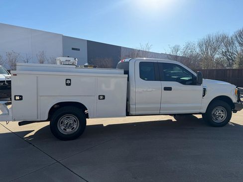 Used 2017 Ford F250 XL w/ XL Value Package image 6