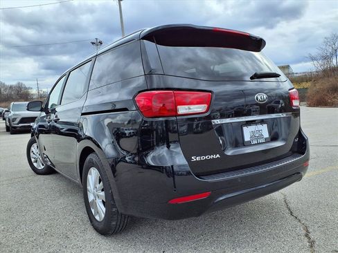 Used 2016 Kia Sedona LX w/ Option Group 020 FWD image 30