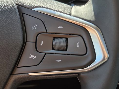 New 2026 Chevrolet Trax ACTIV w/ Sunroof Package FWD image 14