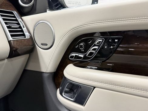 Used 2021 Land Rover Range Rover Autobiography image 34