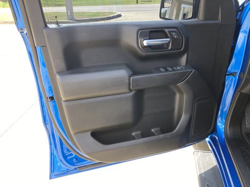Used 2022 Chevrolet Silverado 1500 Custom image 12