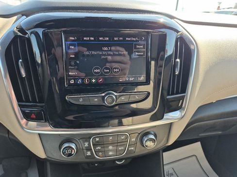 Used 2022 Chevrolet Traverse LS image 20