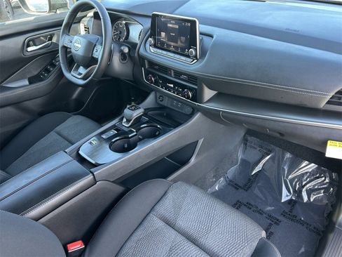 New 2026 Nissan Rogue SV FWD image 8