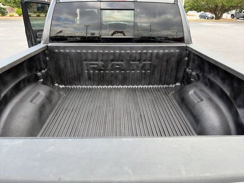 Used 2019 RAM 1500 Big Horn AWD/4WD image 32