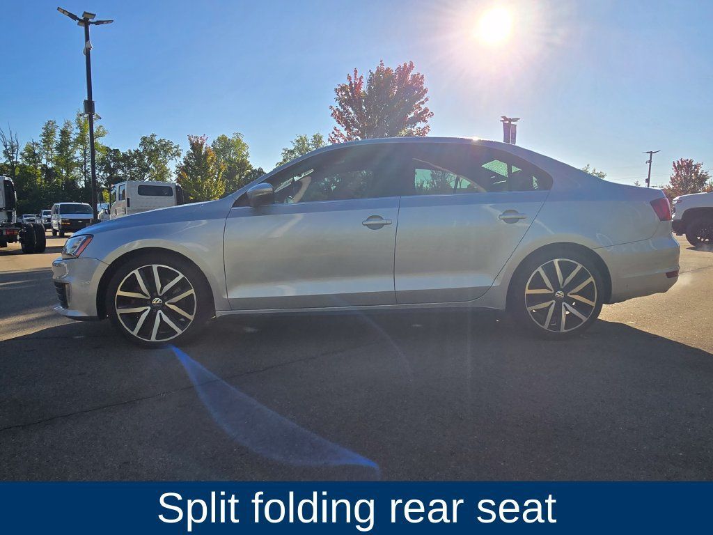 Used 2014 Volkswagen Jetta GLI Autobahn FWD image 4