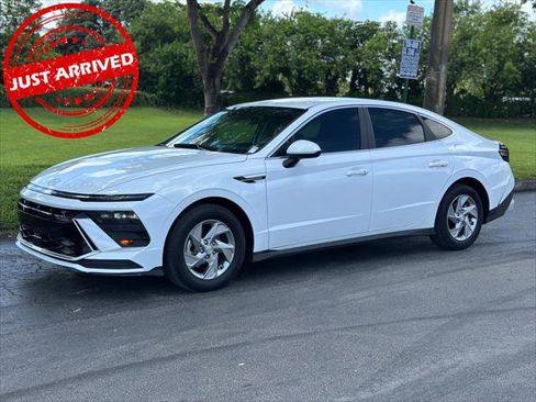 Used 2025 Hyundai Sonata SE FWD image 2