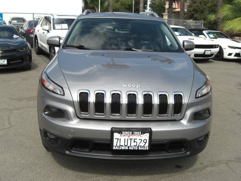 Used 2015 Jeep Cherokee Latitude FWD image 2