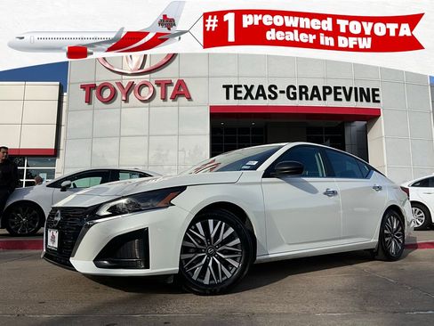 Used 2025 Nissan Altima 2.5 SV image 1