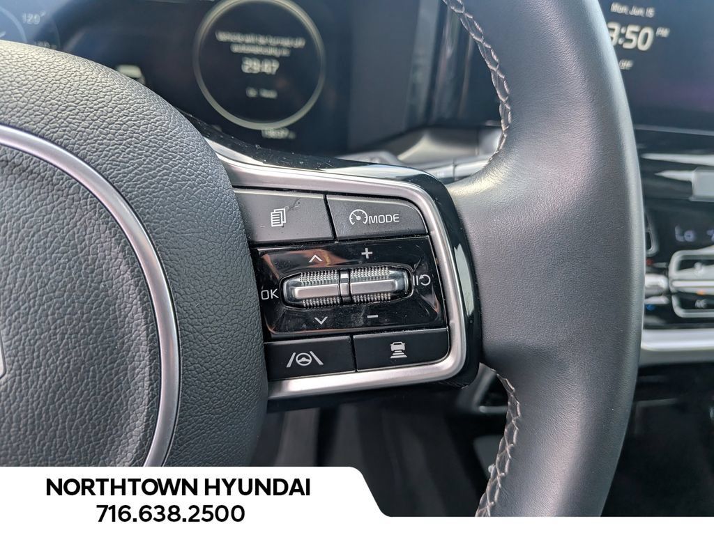 Used 2023 Kia Sorento SX AWD/4WD image 25