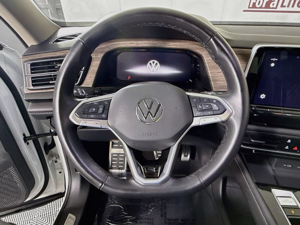 Used 2024 Volkswagen Atlas SEL Premium R-Line AWD/4WD image 19