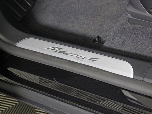 Certified 2025 Porsche Macan 4 Electric AWD/4WD image 18