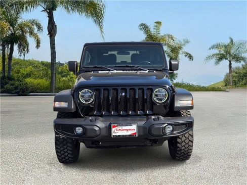 Used 2022 Jeep Wrangler Sport AWD/4WD image 3