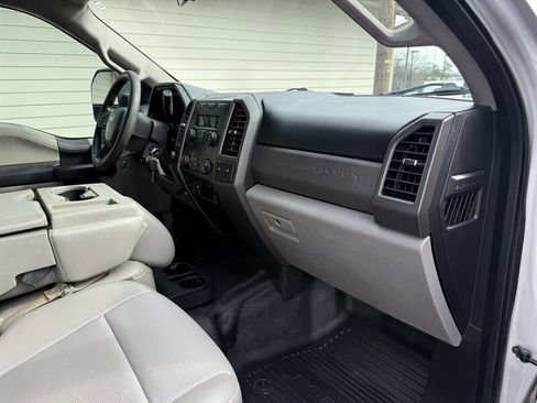 Used 2018 Ford F250 XL w/ Power Equipment Group image 29
